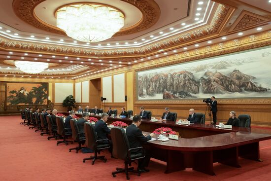 Рабочий визит зампреда Совбеза РФ Д. Медведева в Китай