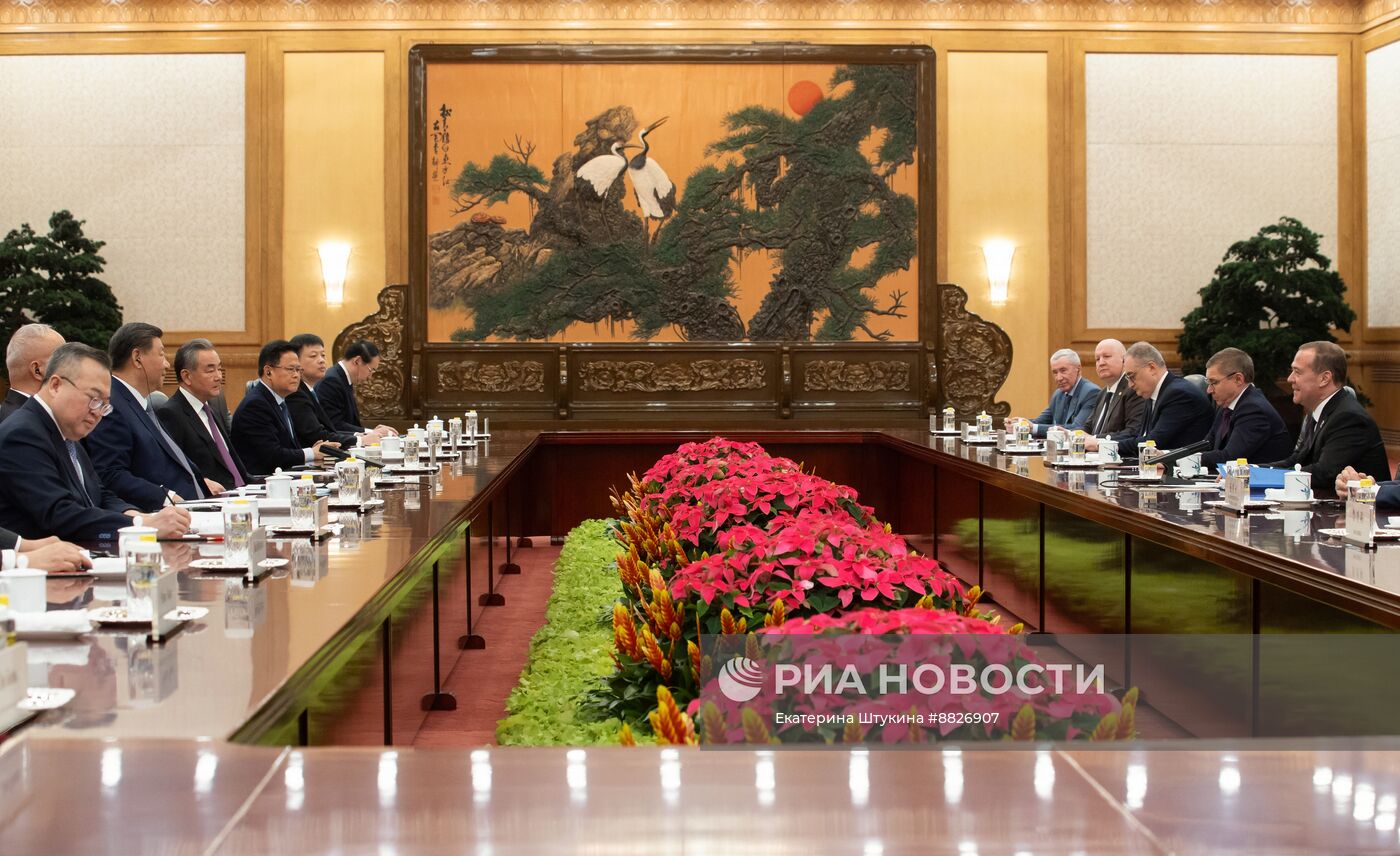 Рабочий визит зампреда Совбеза РФ Д. Медведева в Китай