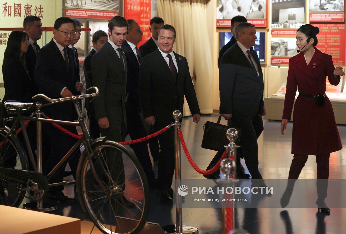 Рабочий визит зампреда Совбеза РФ Д. Медведева в Китай