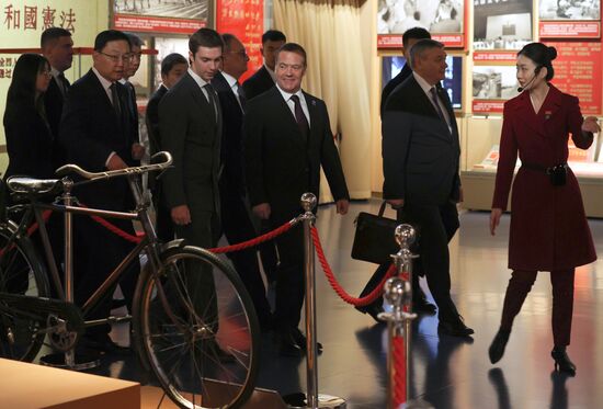 Рабочий визит зампреда Совбеза РФ Д. Медведева в Китай