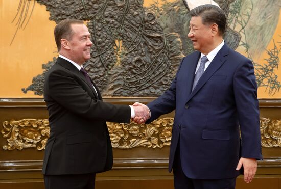 Рабочий визит зампреда Совбеза РФ Д. Медведева в Китай