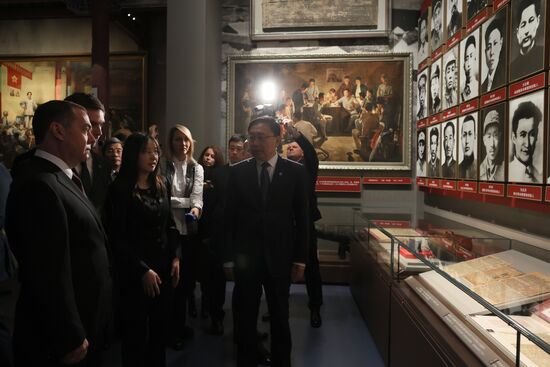 Рабочий визит зампреда Совбеза РФ Д. Медведева в Китай