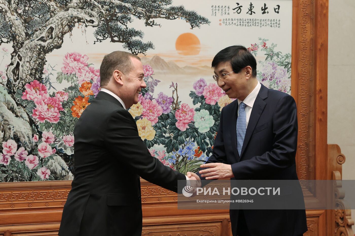 Рабочий визит зампреда Совбеза РФ Д. Медведева в Китай