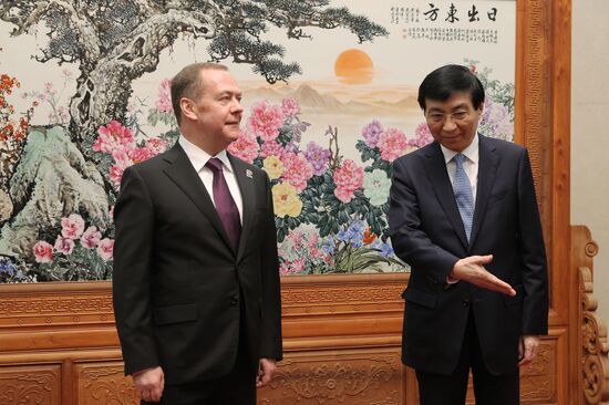 Рабочий визит зампреда Совбеза РФ Д. Медведева в Китай