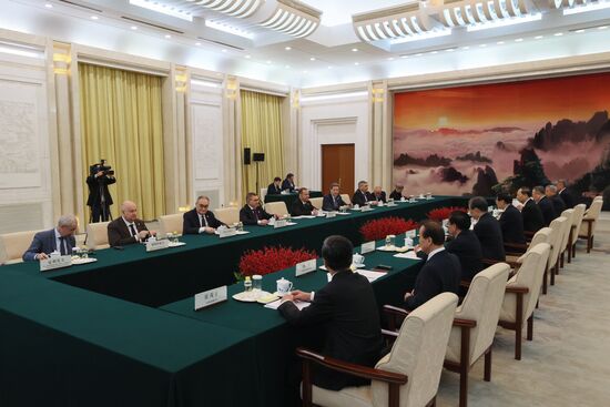 Рабочий визит зампреда Совбеза РФ Д. Медведева в Китай