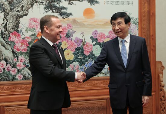 Рабочий визит зампреда Совбеза РФ Д. Медведева в Китай