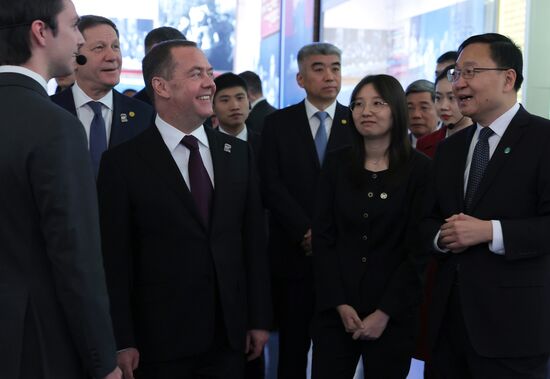 Рабочий визит зампреда Совбеза РФ Д. Медведева в Китай