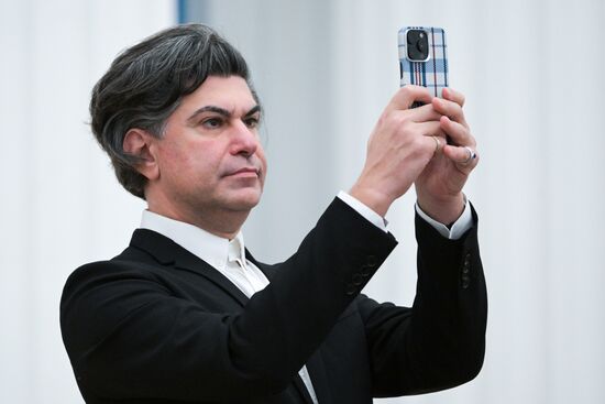 Президент Владимир Путин вручил государственные награды выдающимся россиянам