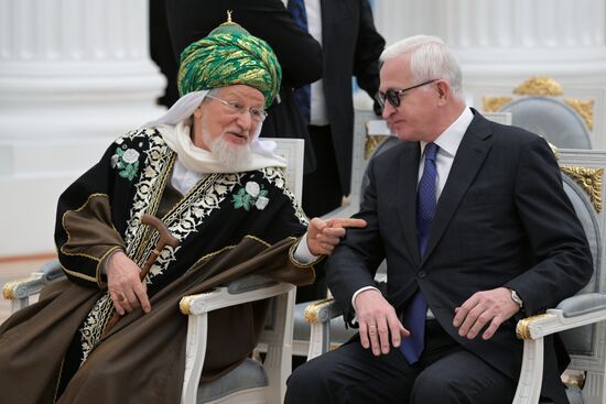 Президент Владимир Путин вручил государственные награды выдающимся россиянам