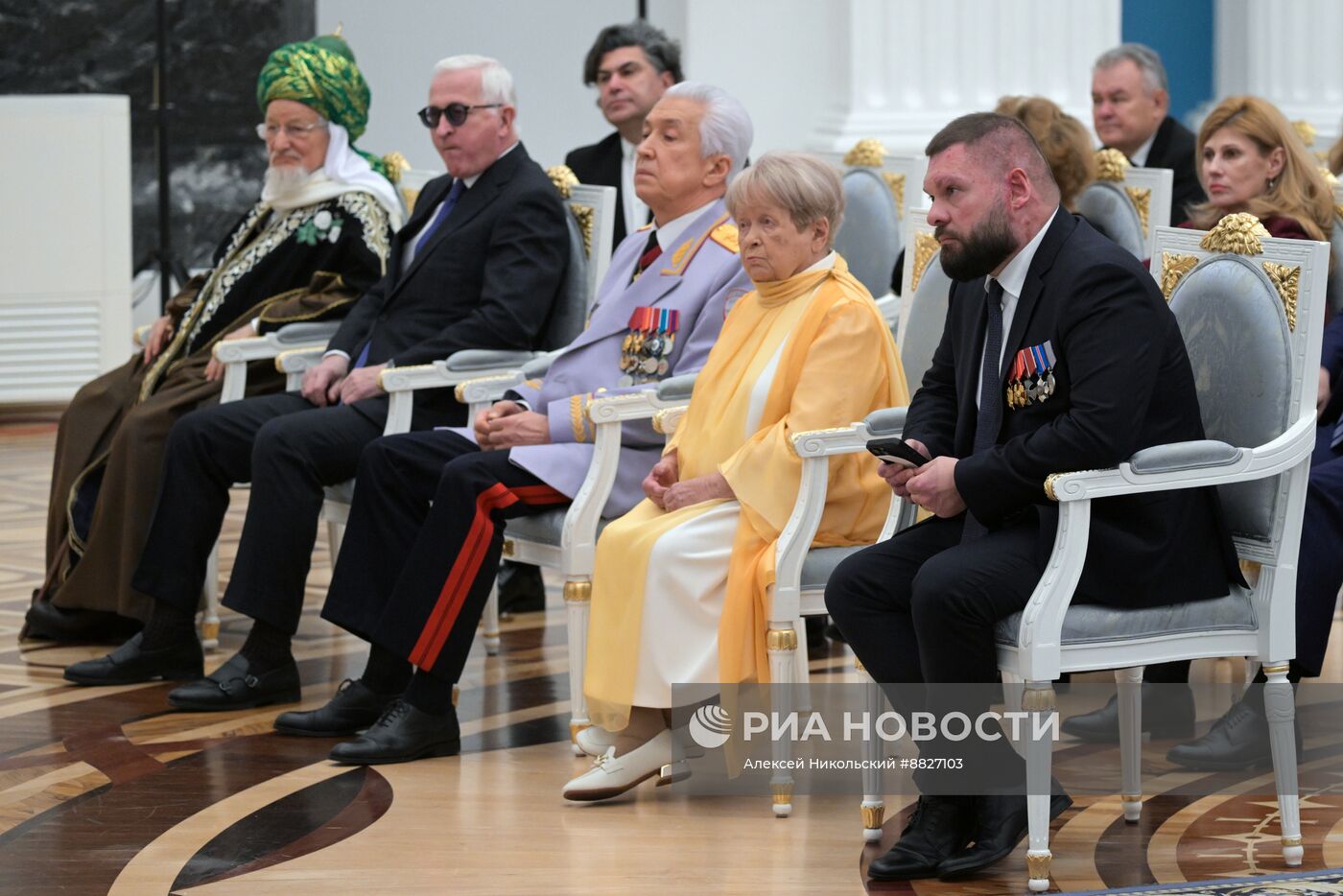 Президент Владимир Путин вручил государственные награды выдающимся россиянам
