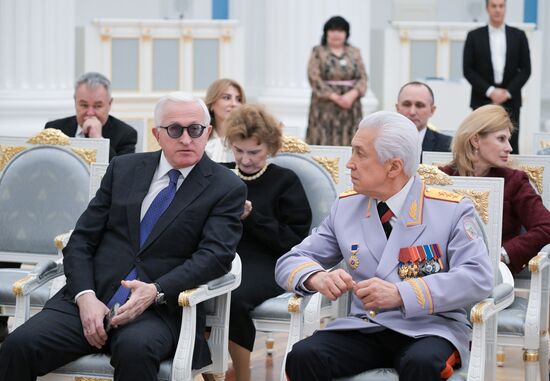 Президент Владимир Путин вручил государственные награды выдающимся россиянам