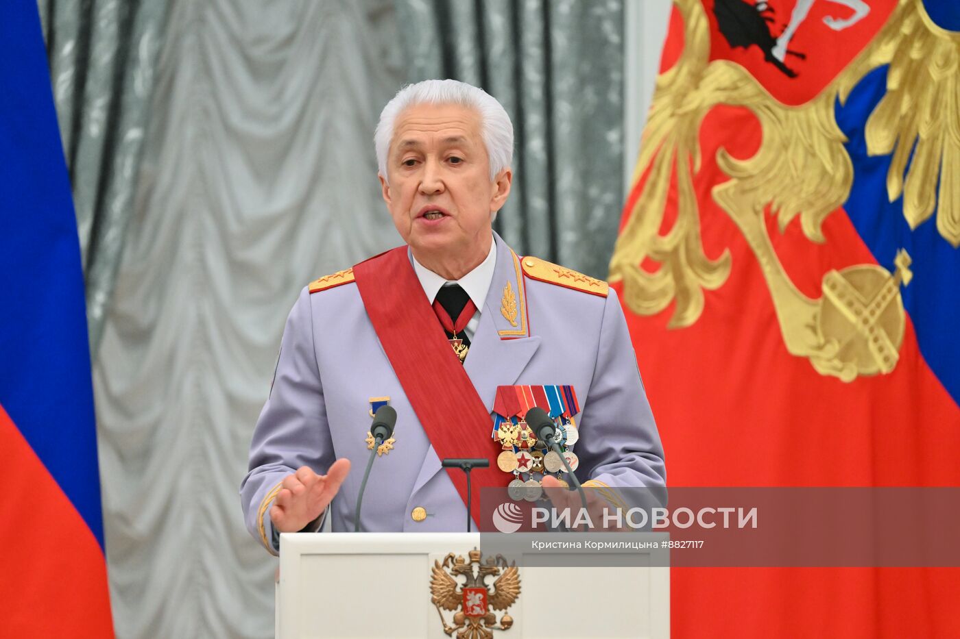 Президент Владимир Путин вручил государственные награды выдающимся россиянам