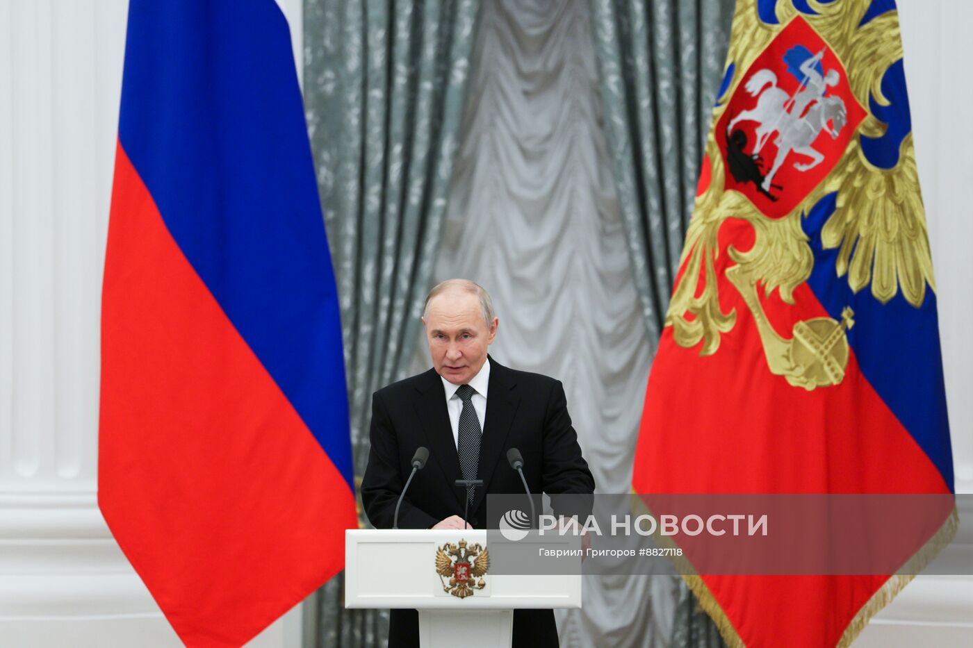 Президент Владимир Путин вручил государственные награды выдающимся россиянам