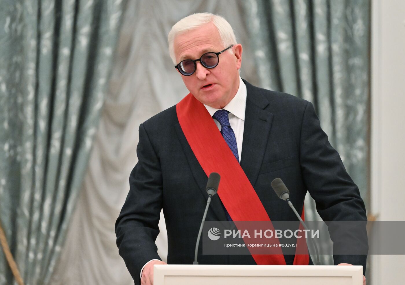 Президент Владимир Путин вручил государственные награды выдающимся россиянам