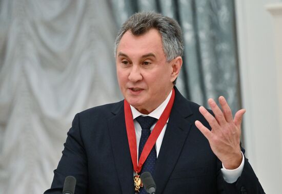 Президент Владимир Путин вручил государственные награды выдающимся россиянам