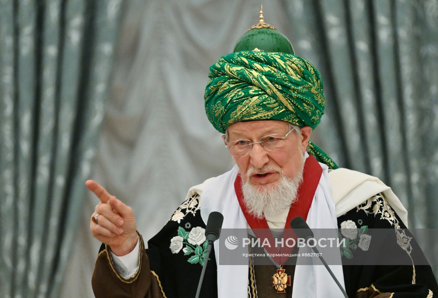 Президент Владимир Путин вручил государственные награды выдающимся россиянам