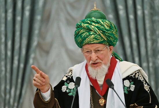 Президент Владимир Путин вручил государственные награды выдающимся россиянам