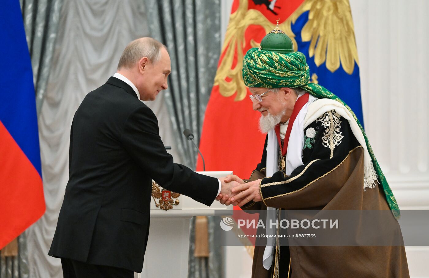 Президент Владимир Путин вручил государственные награды выдающимся россиянам