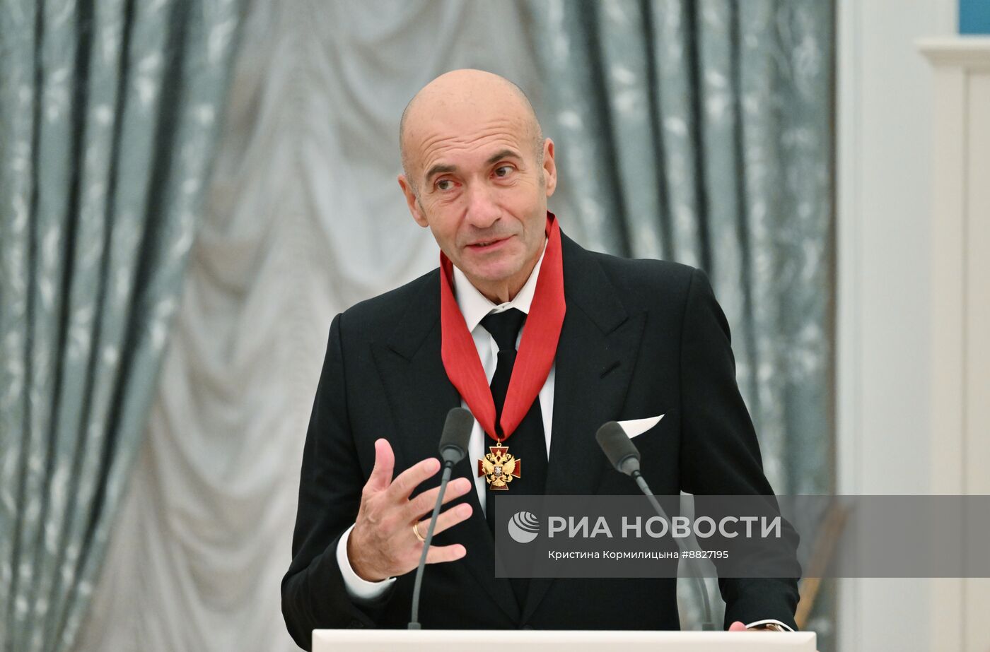 Президент Владимир Путин вручил государственные награды выдающимся россиянам