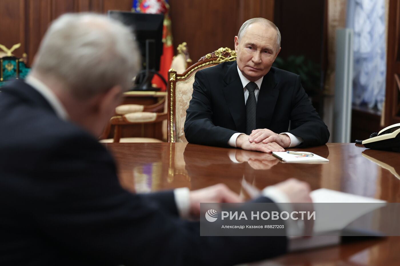 Президент Владимир Путин встретился с председателем Конституционного Суда РФ В. Зорькиным