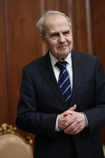 Президент Владимир Путин встретился с председателем Конституционного Суда РФ В. Зорькиным