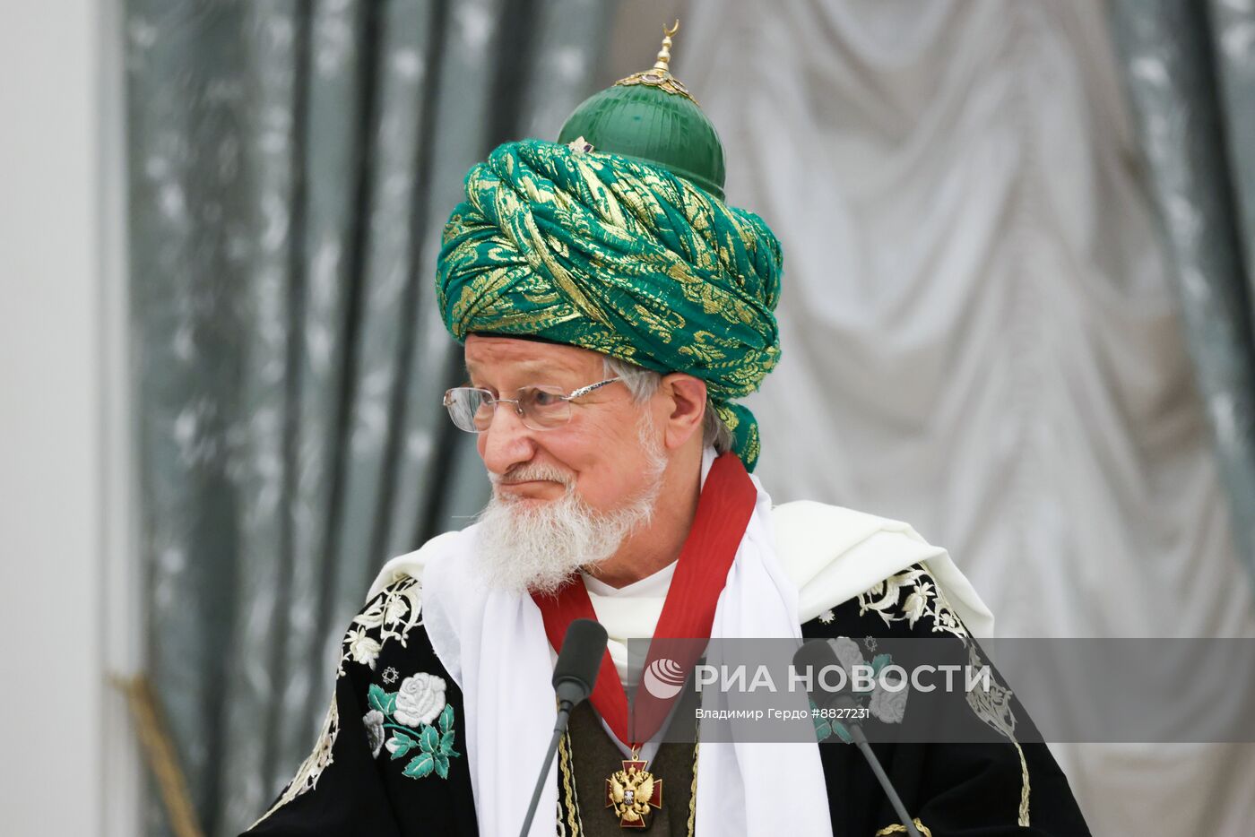 Президент Владимир Путин вручил государственные награды выдающимся россиянам