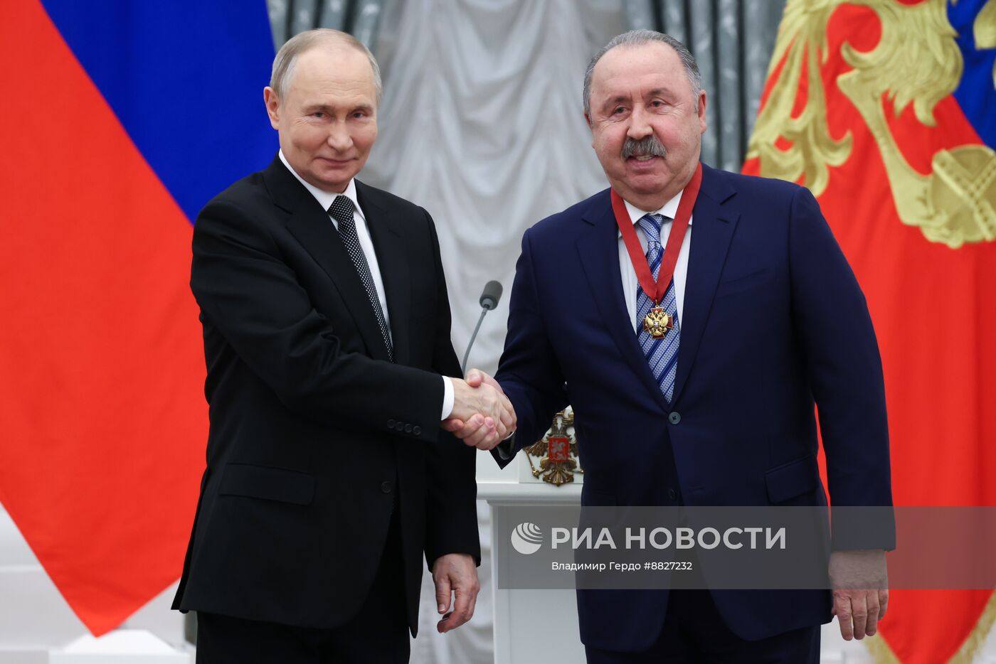 Президент Владимир Путин вручил государственные награды выдающимся россиянам