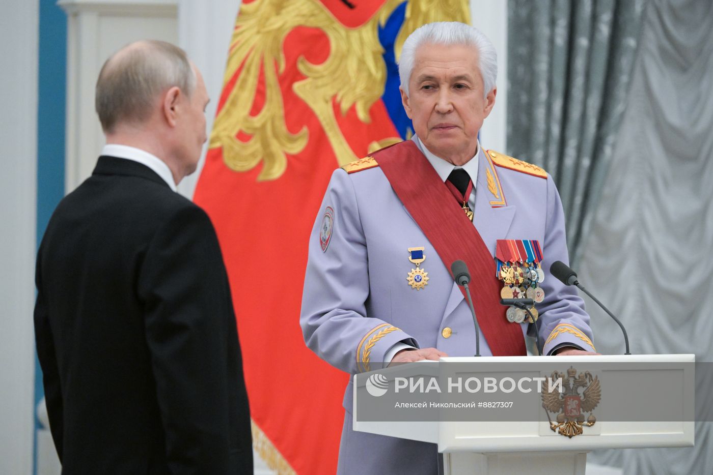 Президент Владимир Путин вручил государственные награды выдающимся россиянам