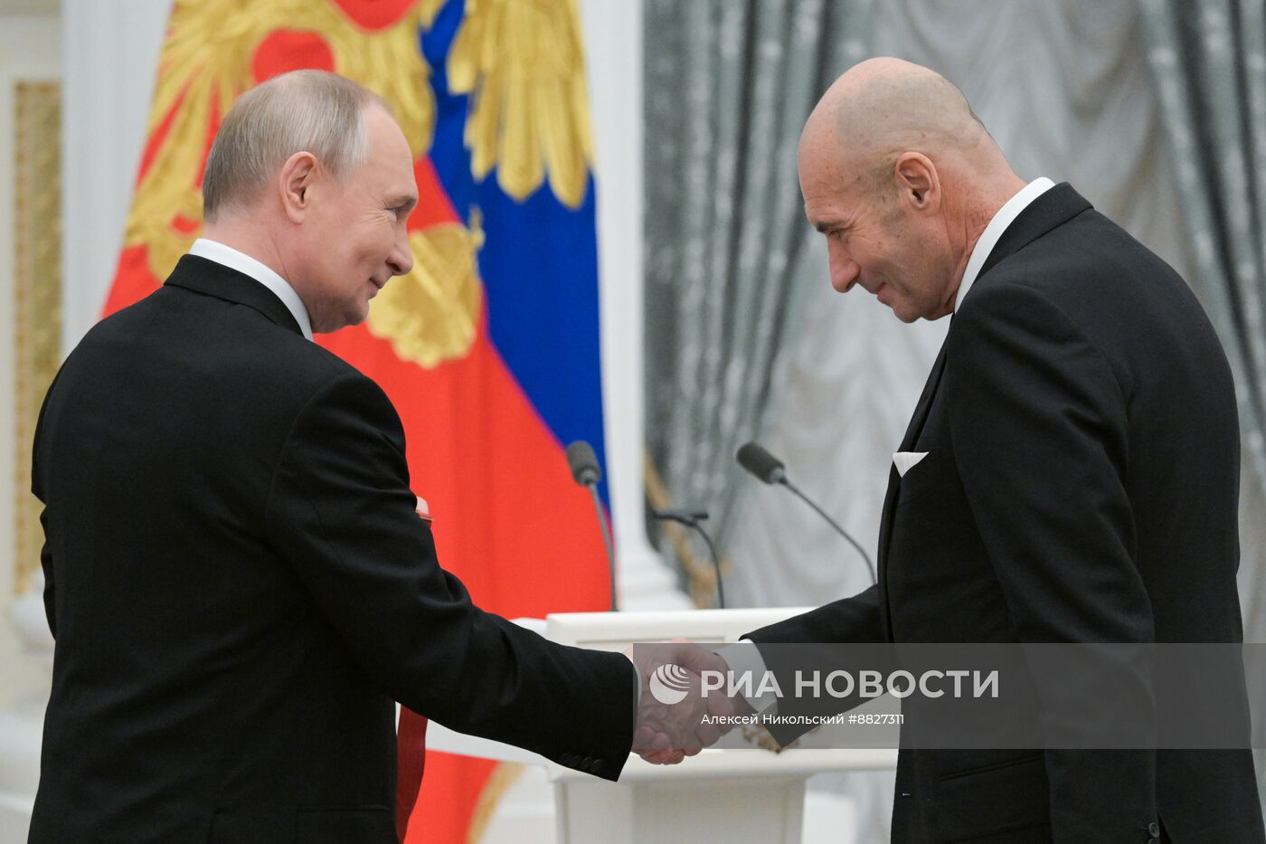 Президент Владимир Путин вручил государственные награды выдающимся россиянам