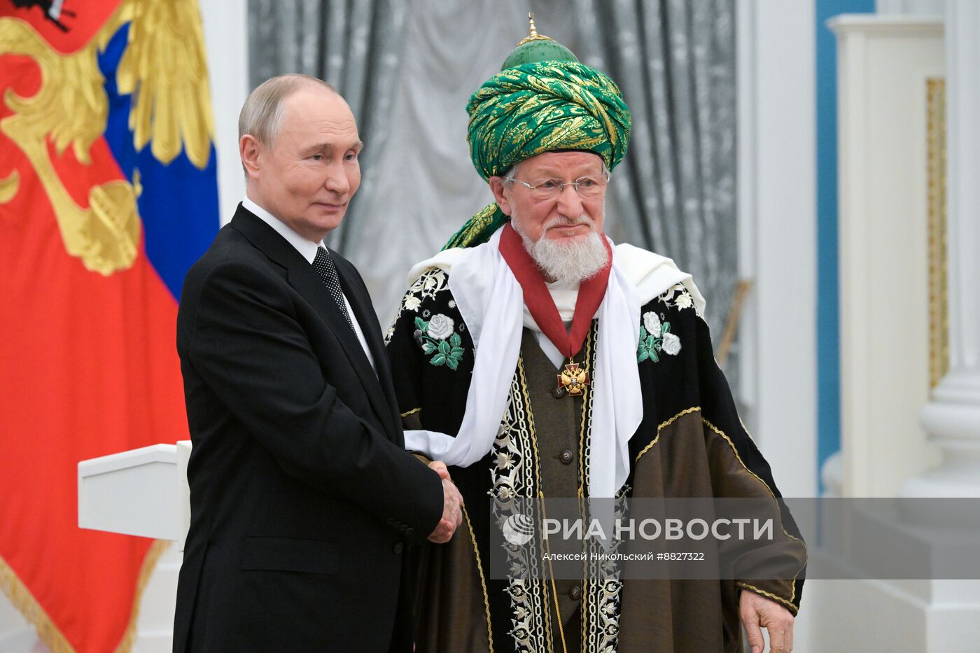 Президент Владимир Путин вручил государственные награды выдающимся россиянам