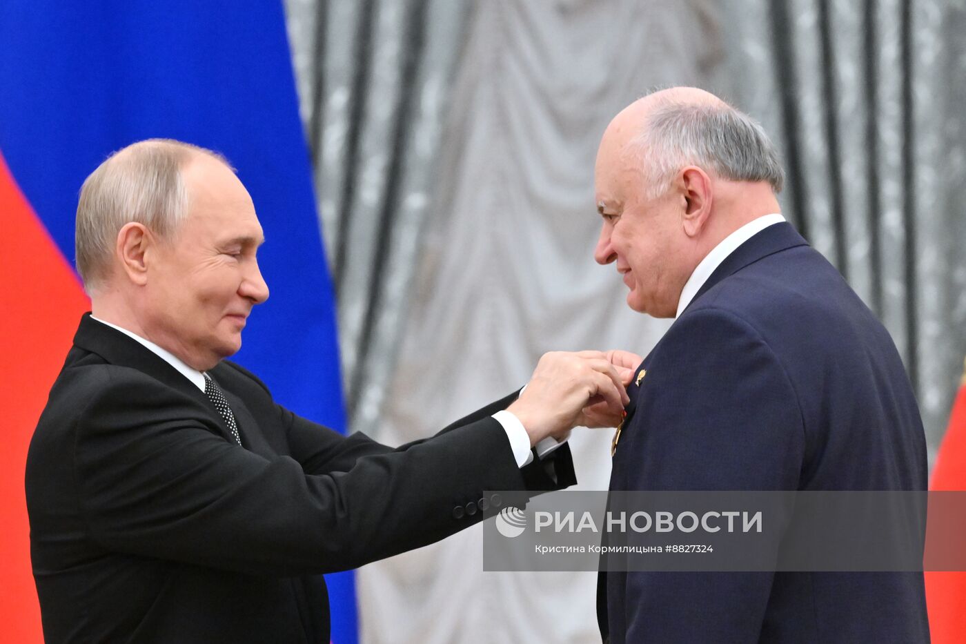 Президент Владимир Путин вручил государственные награды выдающимся россиянам