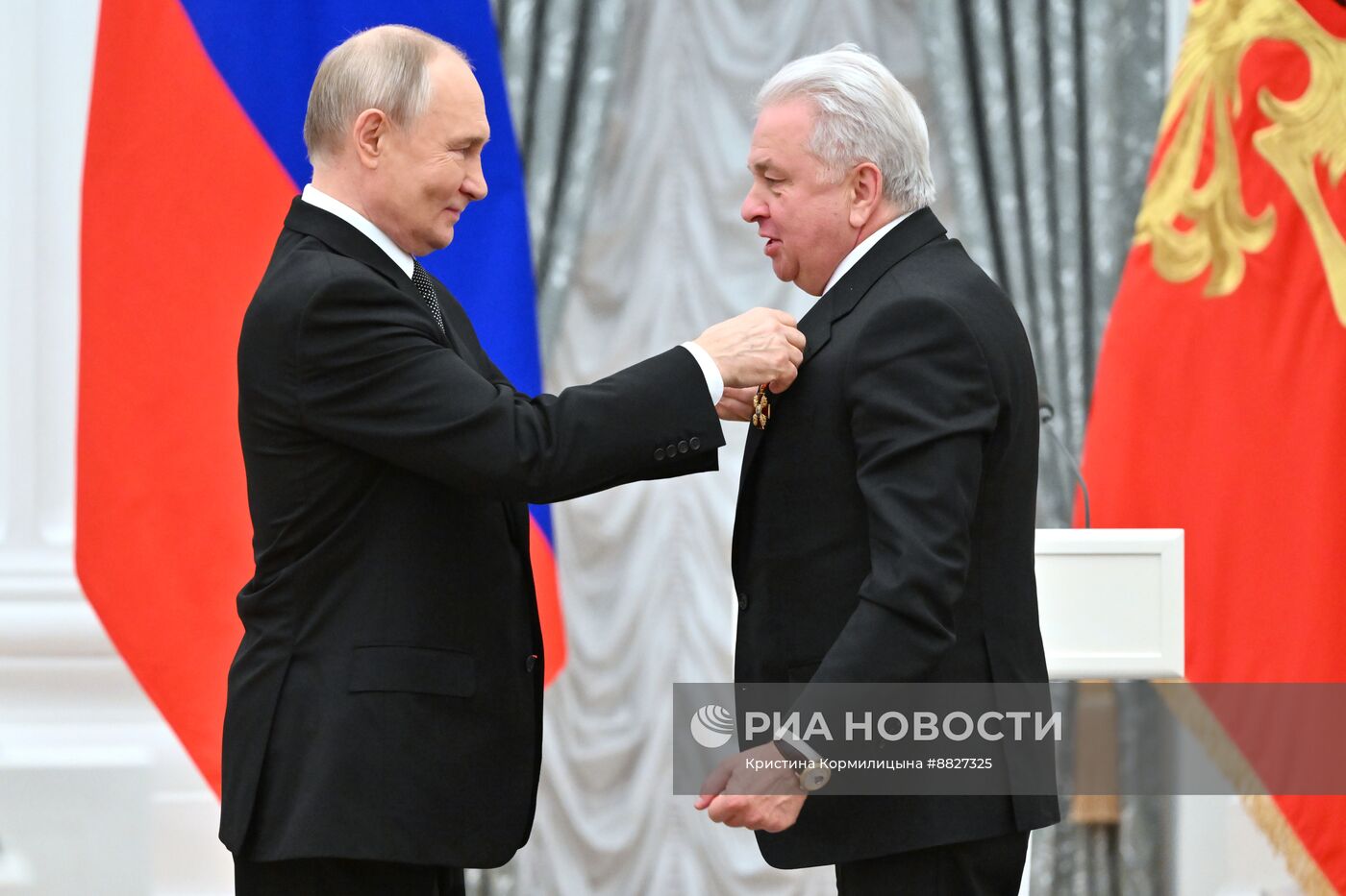 Президент Владимир Путин вручил государственные награды выдающимся россиянам