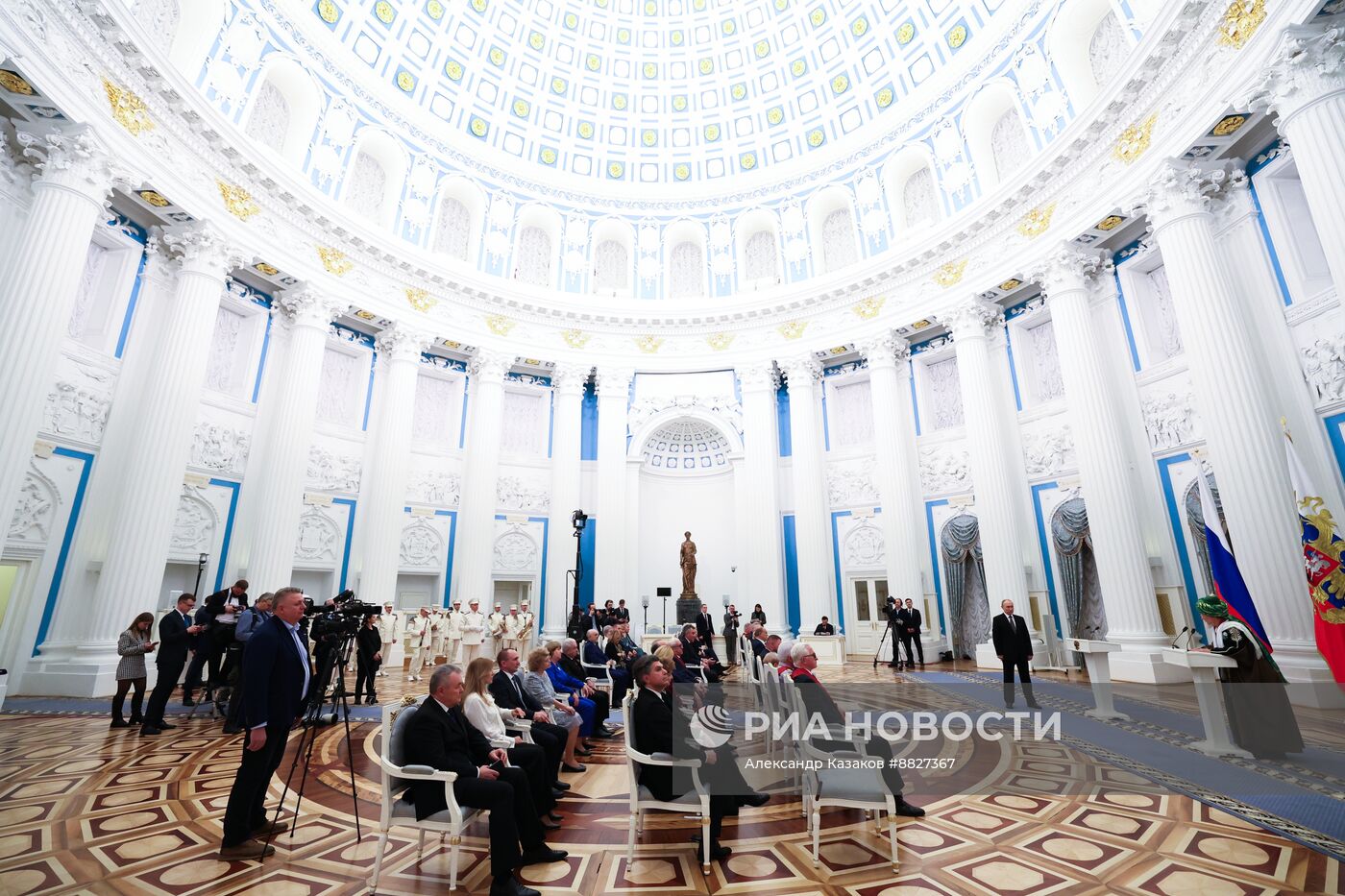 Президент Владимир Путин вручил государственные награды выдающимся россиянам