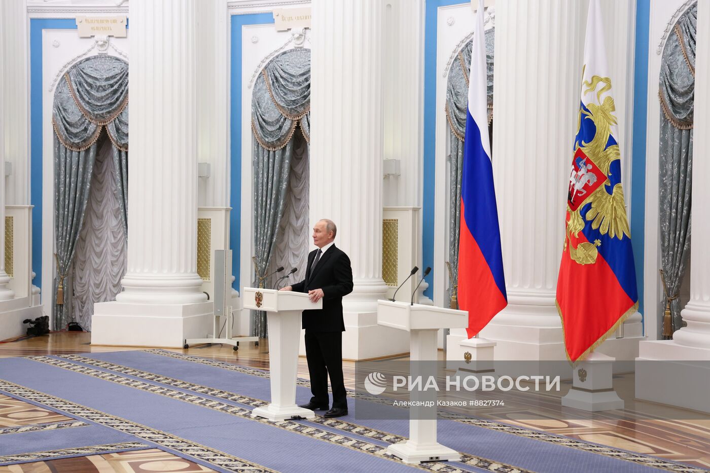 Президент Владимир Путин вручил государственные награды выдающимся россиянам