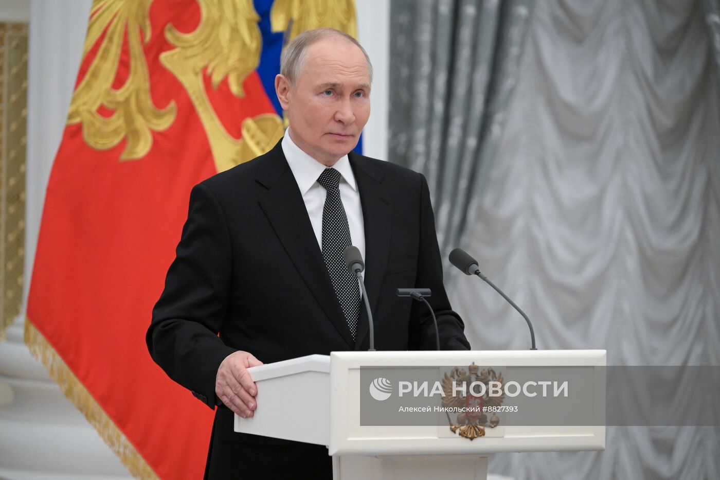 Президент Владимир Путин вручил государственные награды выдающимся россиянам