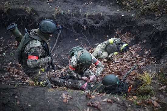 Боевая подготовка штурмовых подразделений на полигоне в Краснодарском крае