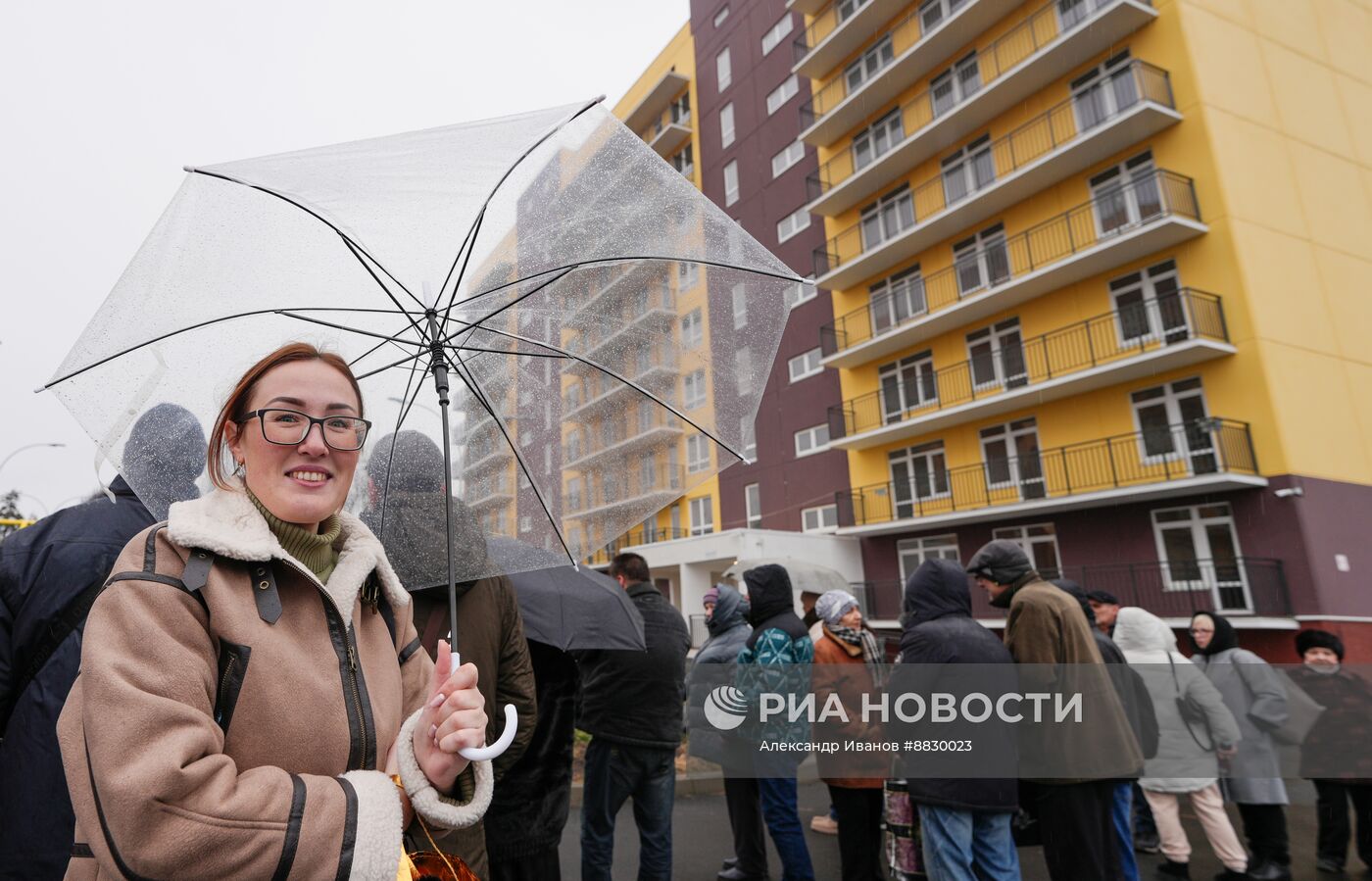 Вручение ключей от новых квартир жителям Мариуполя