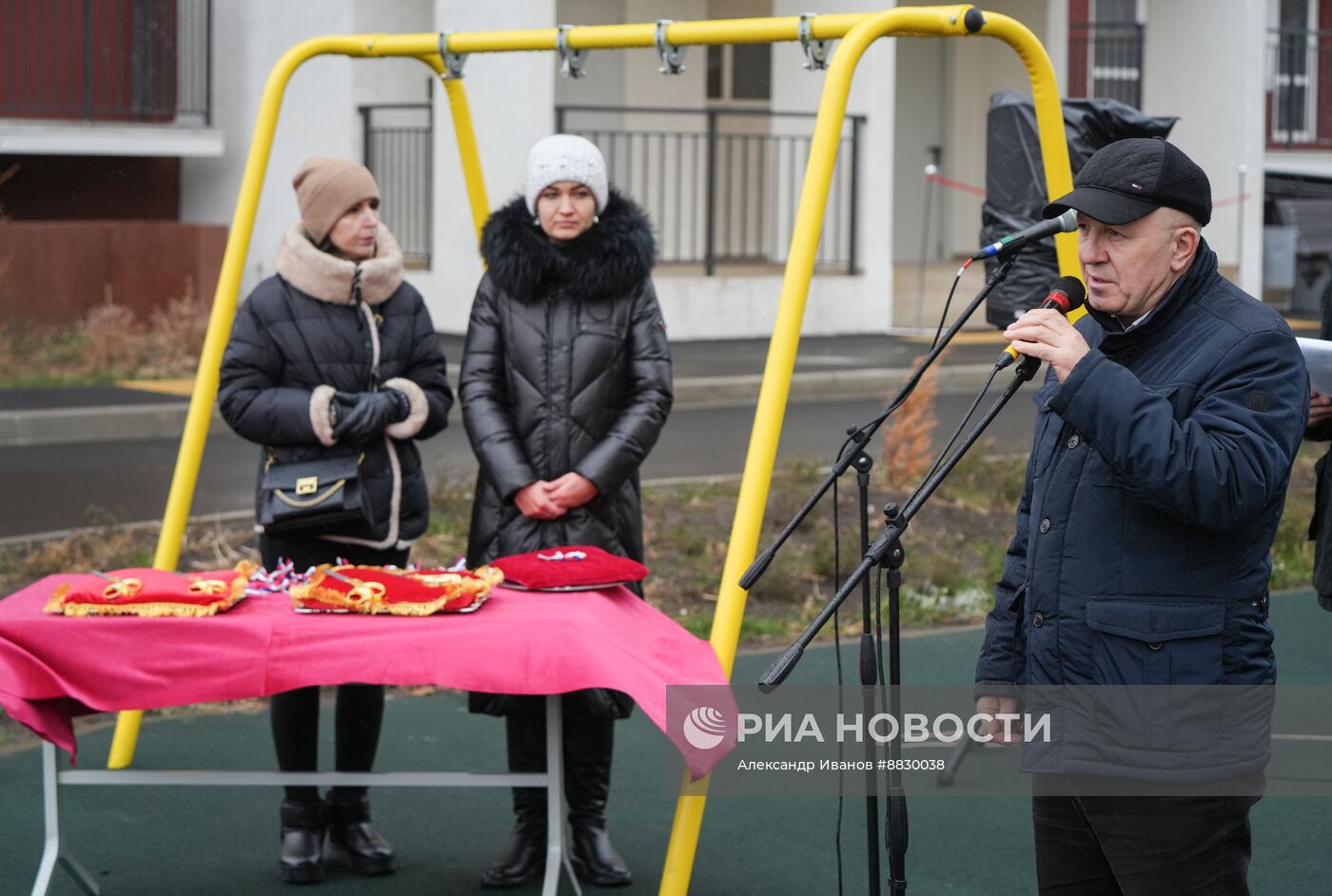 Вручение ключей от новых квартир жителям Мариуполя