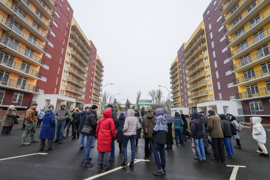 Вручение ключей от новых квартир жителям Мариуполя