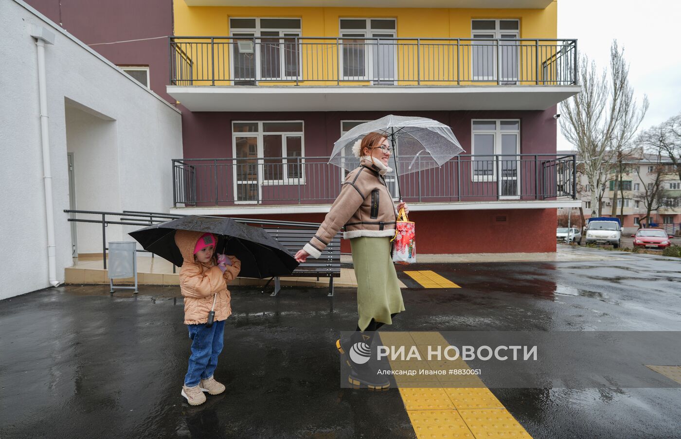 Вручение ключей от новых квартир жителям Мариуполя