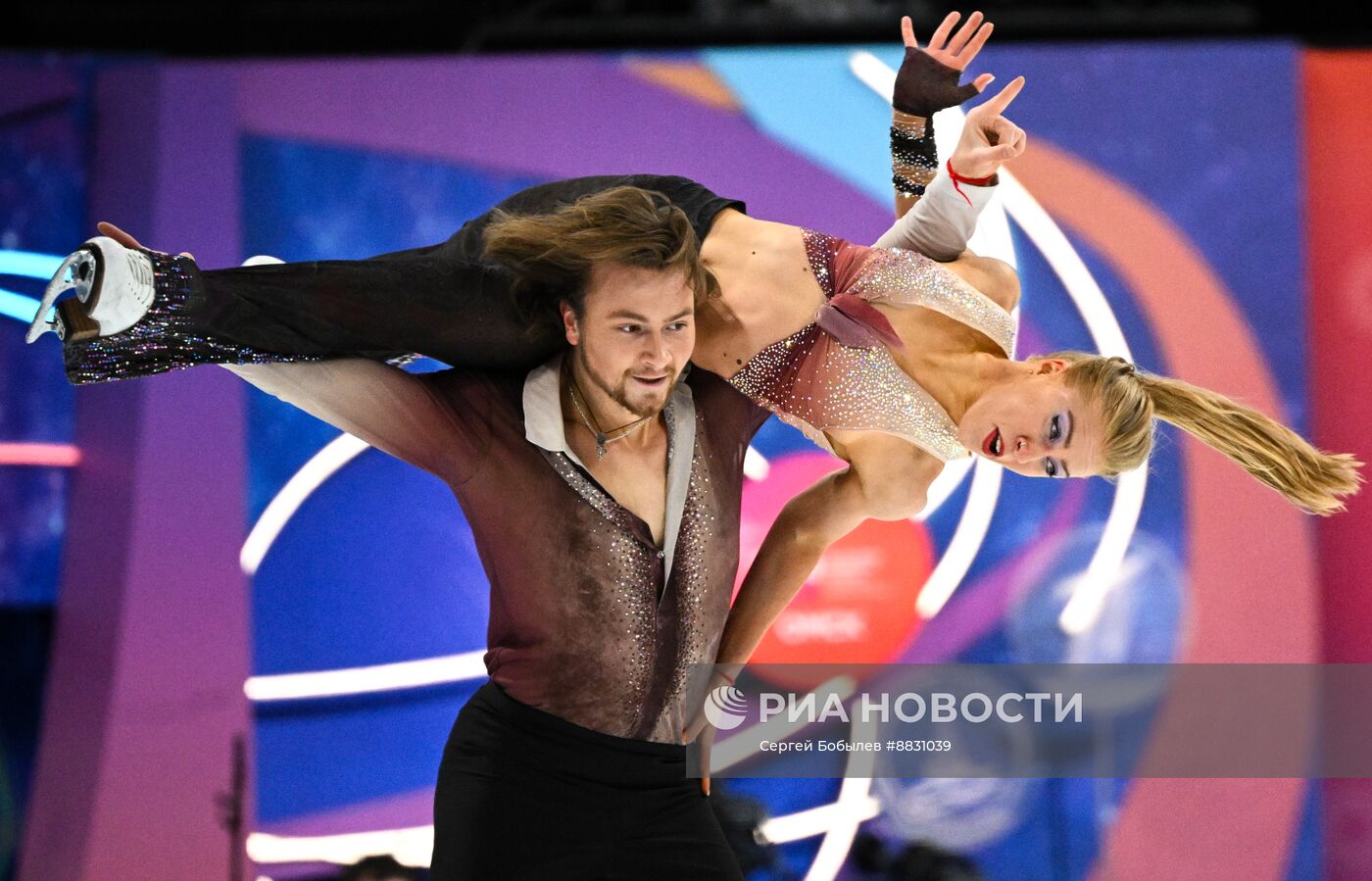 Фигурное катание. Чемпионат России 2025. Танцы на льду. Ритмический танец