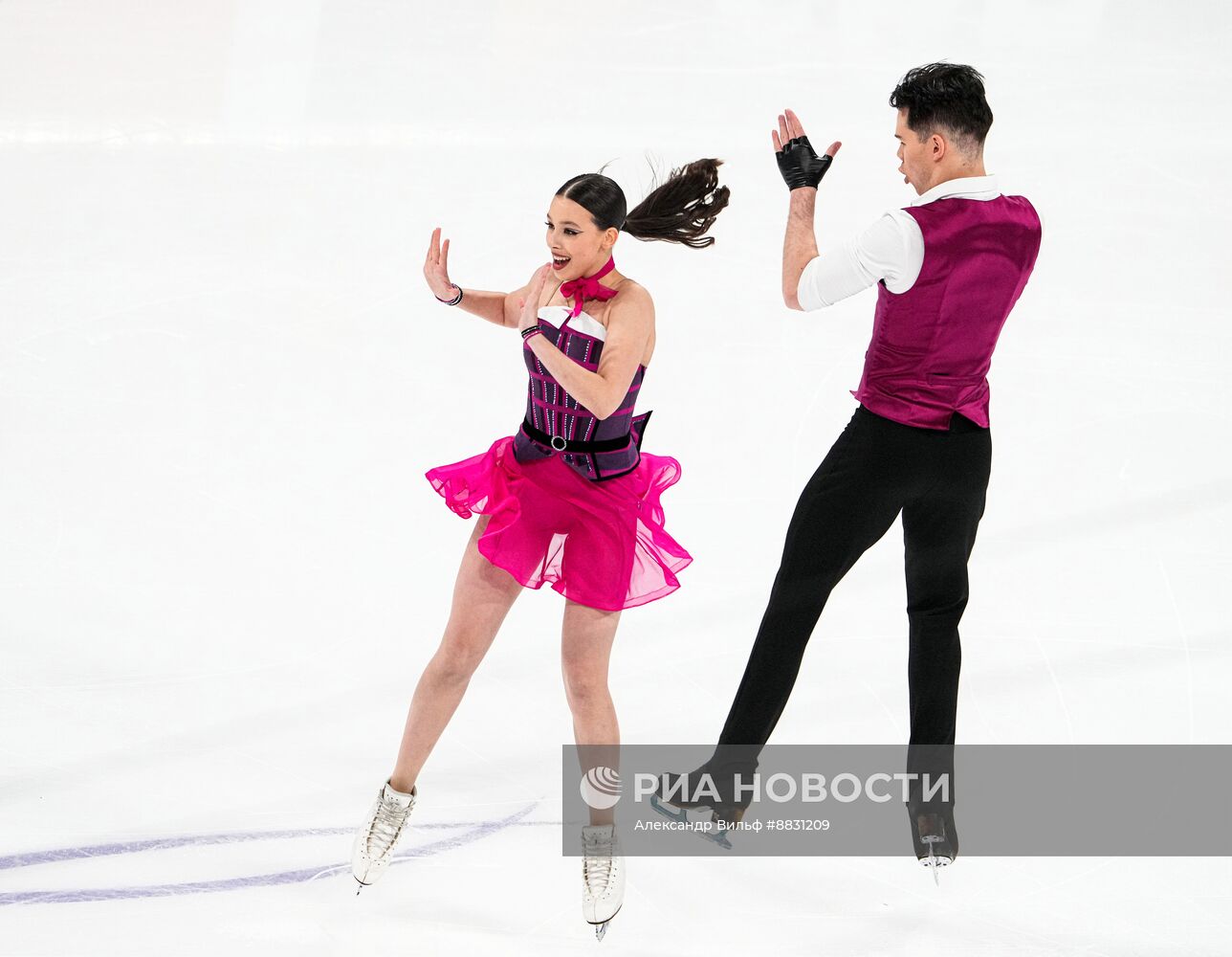 Фигурное катание. Чемпионат России 2025. Танцы на льду. Ритмический танец 