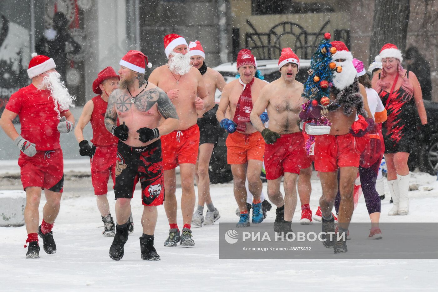 Новогодний забег моржей в Новосибирске