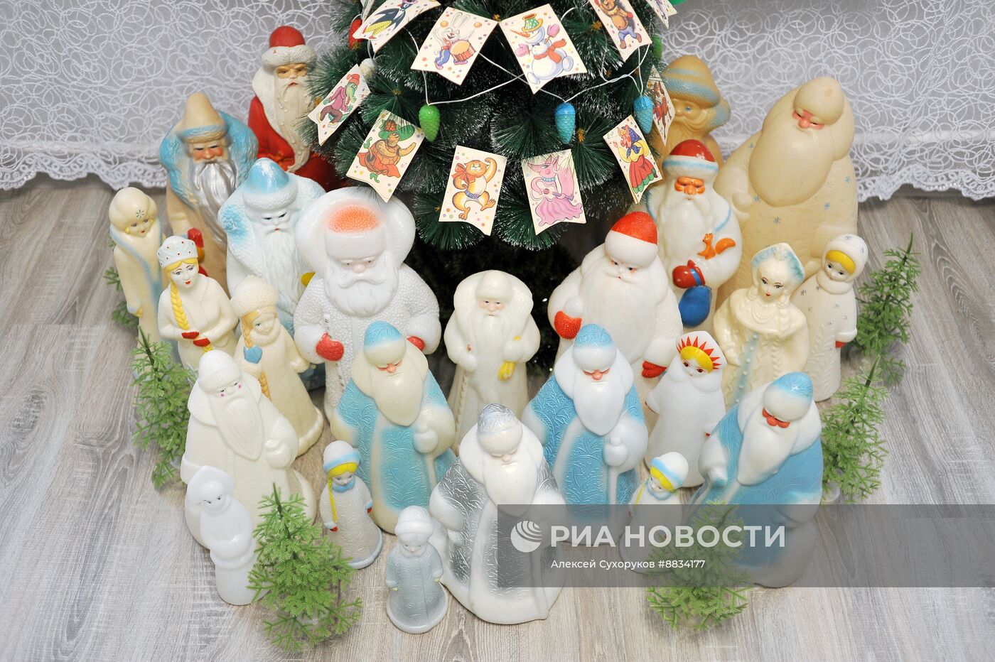 Коллекция Дедов Морозов и Снегурочек