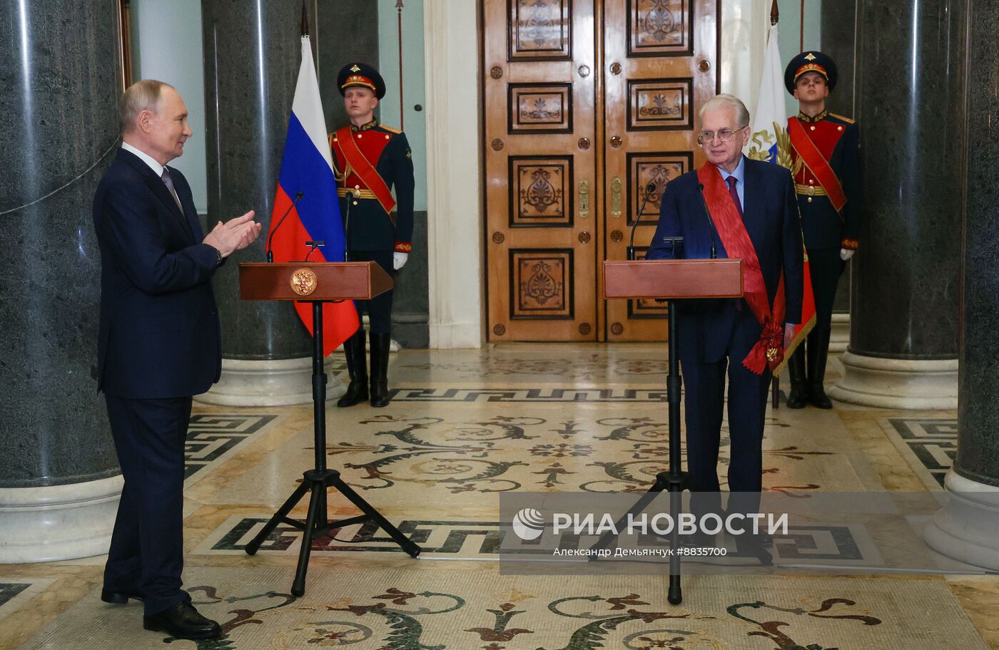 Президент Владимир Путин посетил Эрмитаж