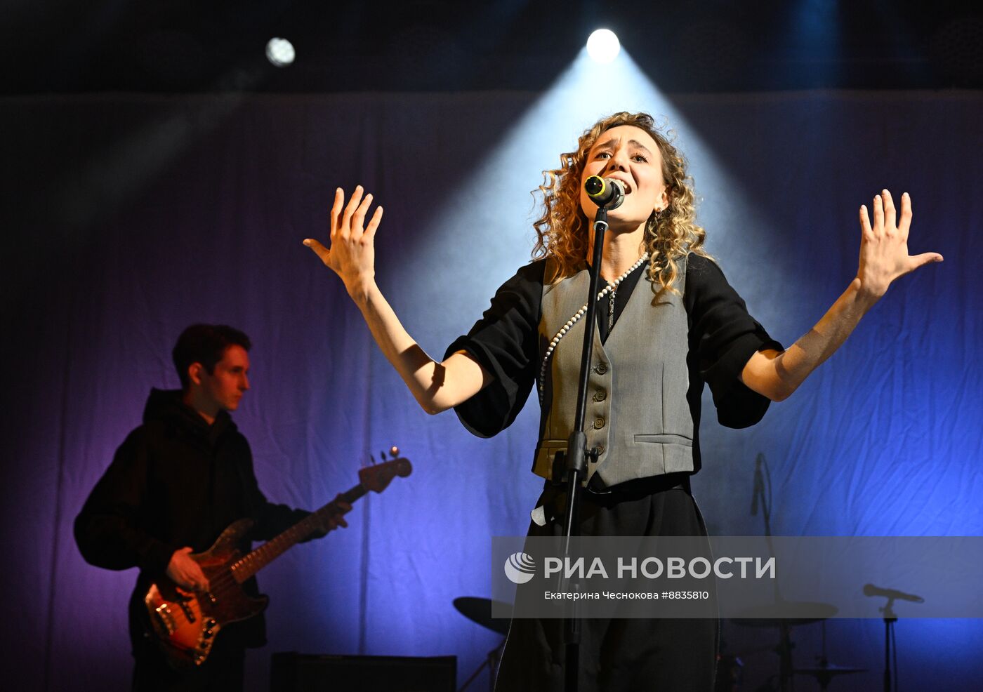 Спектакль "Новогодний квартирник" в театре "Шалом"