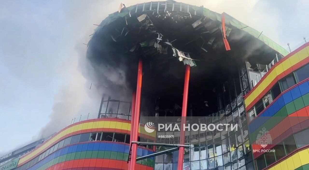 Пожар в торговом центре "Алания Молл" во Владикавказе