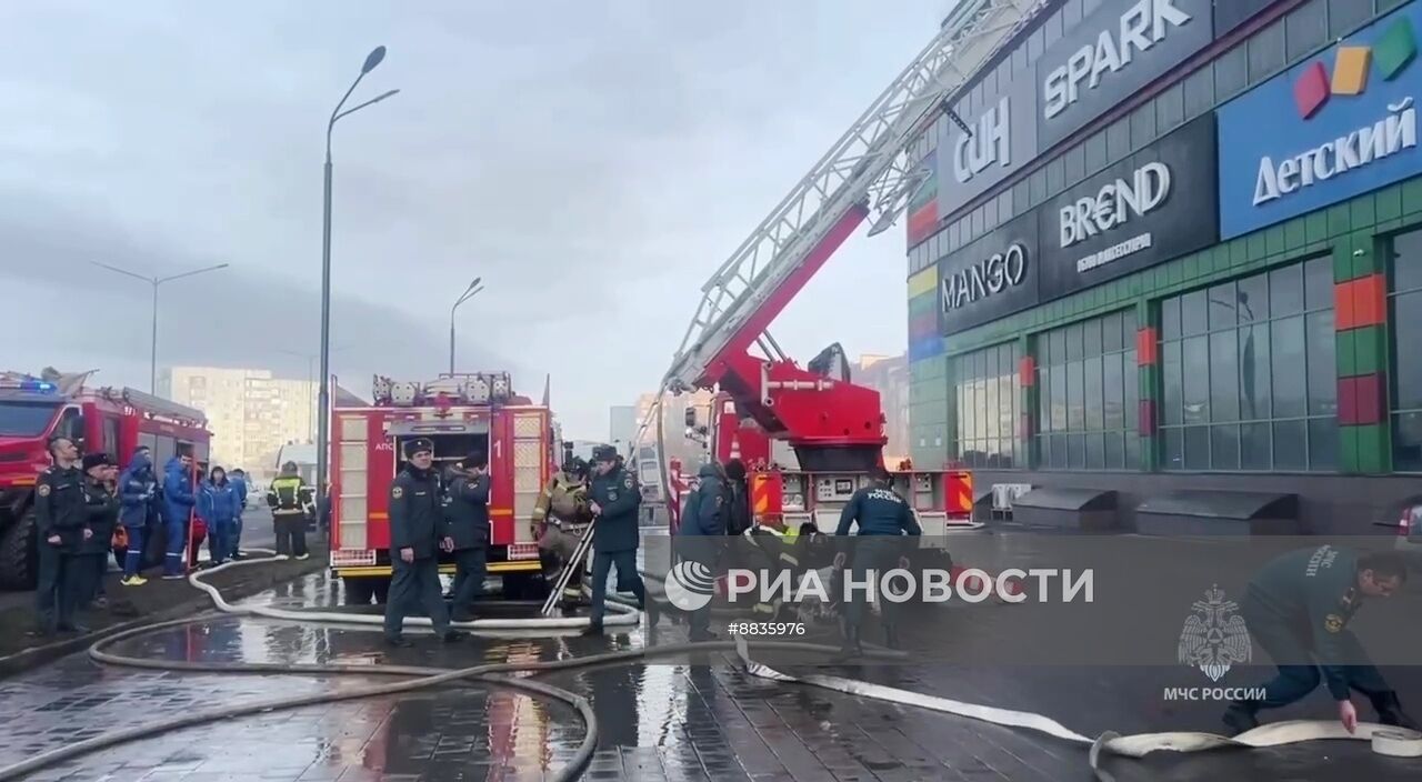 Пожар в торговом центре "Алания Молл" во Владикавказе