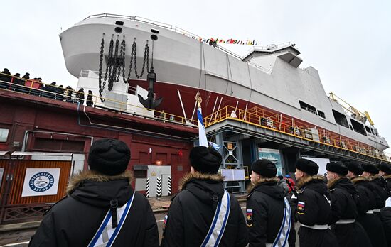 Патрульный корабль ледового класса "Николай Зубов" спустили на воду в Санкт-Петербурге