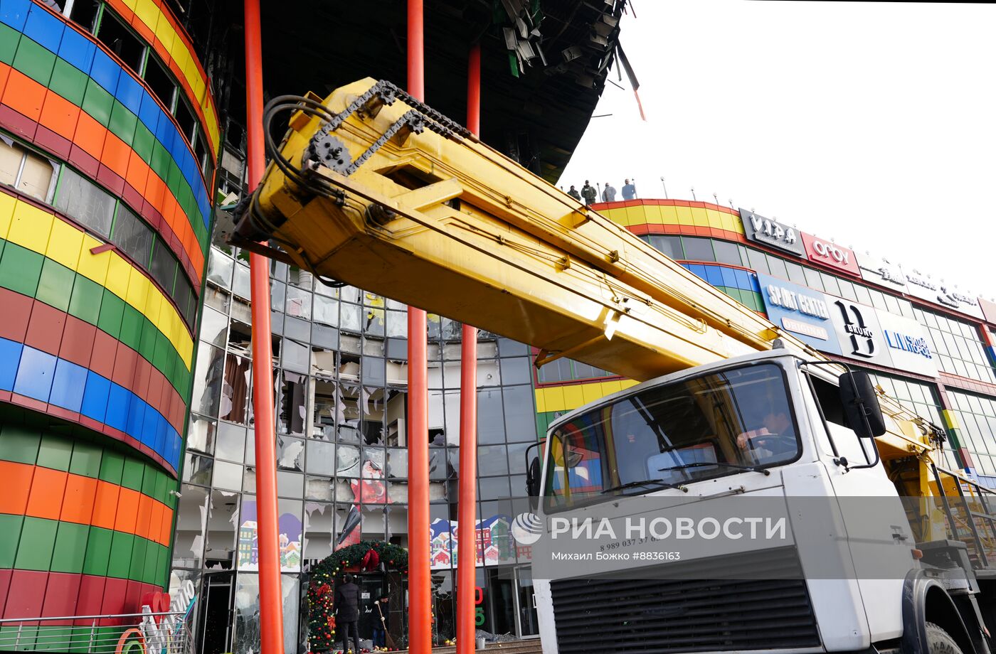 Пожар в торговом центре "Алания Молл" во Владикавказе